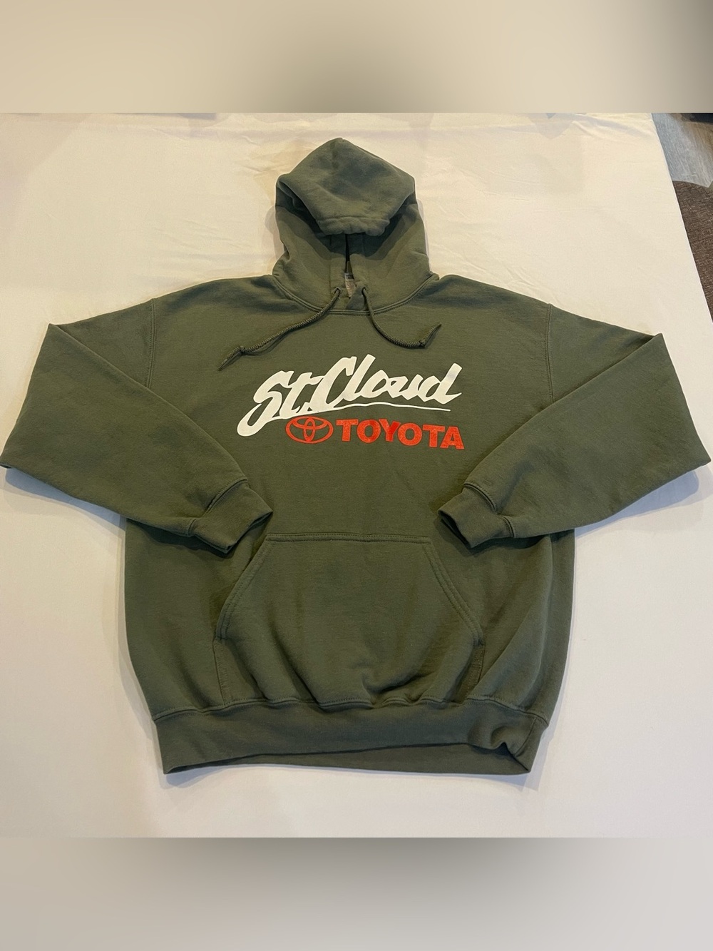 St Cloud Toyota Enthusiasts Minnesota Car Culture Pullover Hoodie Size M - Picture 2 of 8